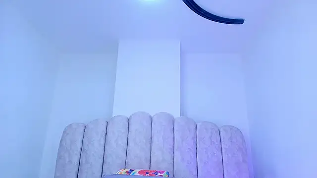 mia stanfort online show from December 15, 7:29 pm