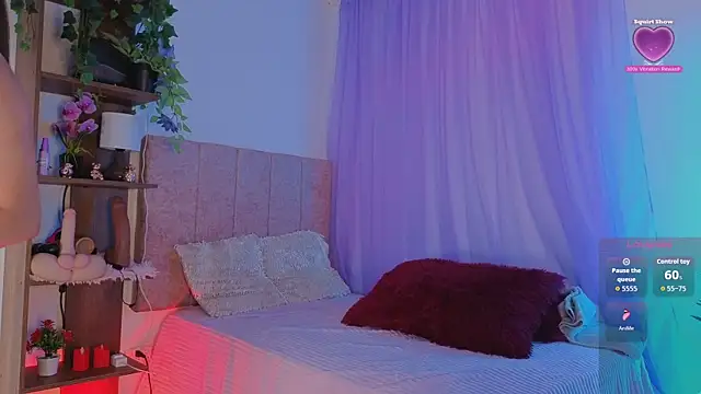 emilyrouxe online show from December 5, 1:52 pm