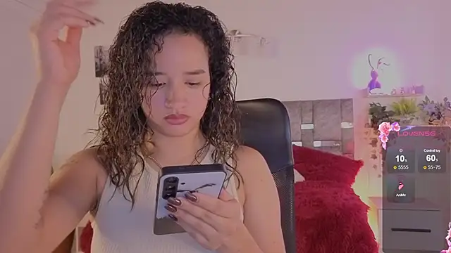 emilyrouxe online show from May 30, 4:37 pm