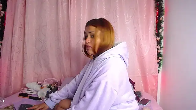 LiliR-Matheus online show from December 16, 4:45 am