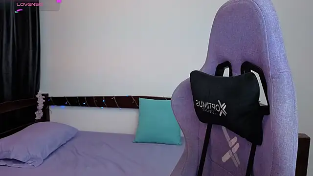  Moon Johnson online show from May 23, 2:50 am