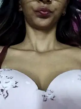 Aaliya Love online show from March 2, 11:39 am