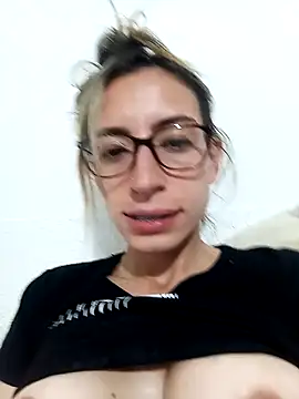 Snapshot of Melinaa-sex chatting on December 20, 2:41 am Melinaa-sex online show from December 20, 2:41 am
