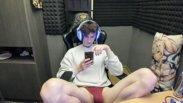 Snapshot of bambelbye chatting on December 8, 4:04 am bambelbye online show from December 8, 4:04 am