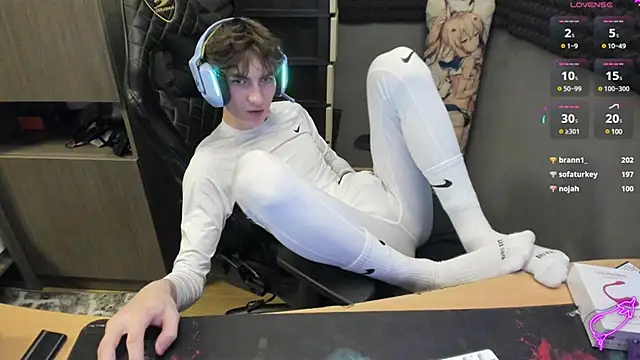 Snapshot of bambelbye chatting on December 9, 9:58 pm bambelbye online show from December 9, 9:58 pm