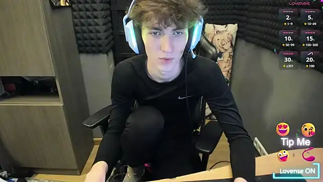 Snapshot of bambelbye chatting on December 11, 7:03 pm bambelbye online show from December 11, 7:03 pm