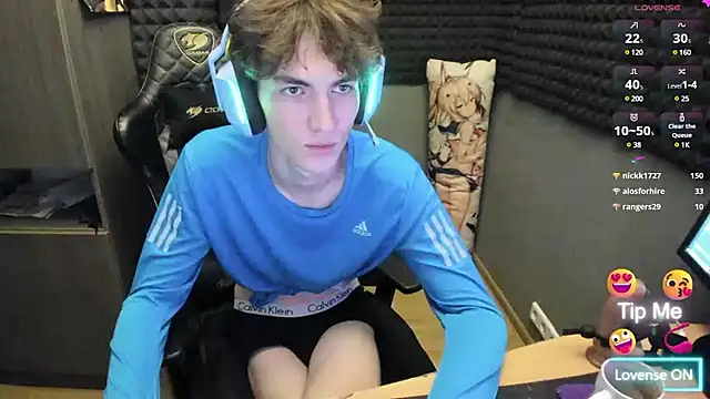 Snapshot of bambelbye chatting on December 13, 12:20 am bambelbye online show from December 13, 12:20 am