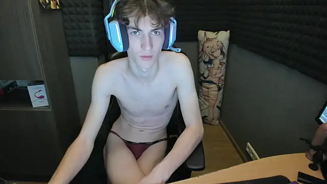 Snapshot of bambelbye chatting on December 14, 1:28 am bambelbye online show from December 14, 1:28 am