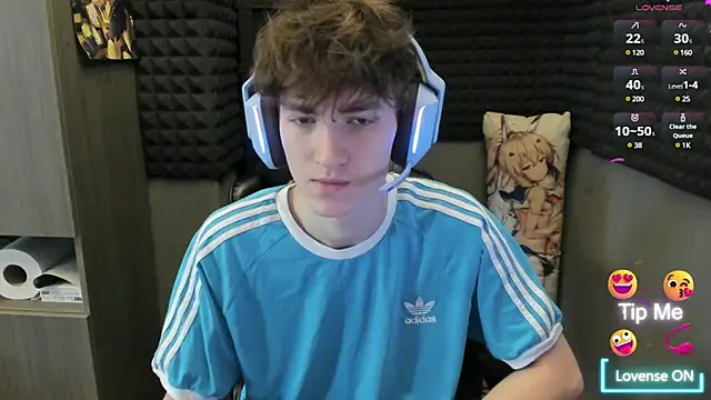 Snapshot of bambelbye chatting on December 17, 8:56 am bambelbye online show from December 17, 8:56 am