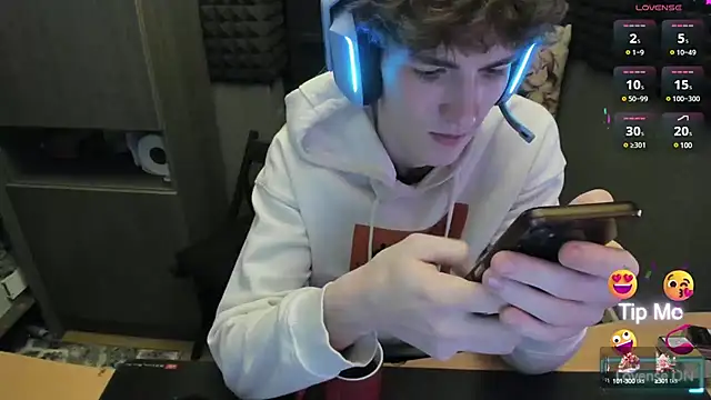 Snapshot of bambelbye chatting on December 18, 1:34 pm bambelbye online show from December 18, 1:34 pm