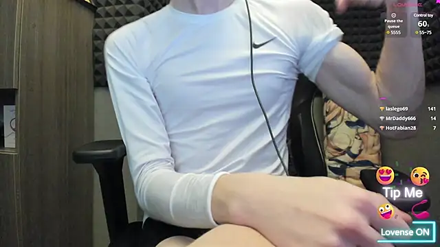 Snapshot of bambelbye chatting on December 19, 3:18 am bambelbye online show from December 19, 3:18 am