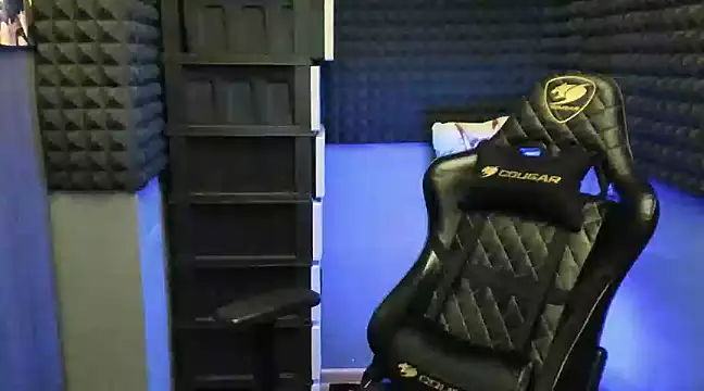 Snapshot of bambelbye chatting on December 25, 6:41 pm bambelbye online show from December 25, 6:41 pm