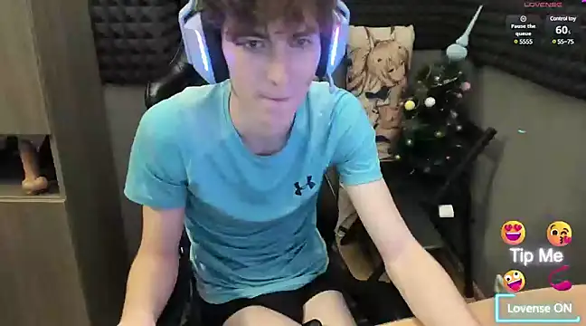 Snapshot of bambelbye chatting on January 2, 4:13 pm bambelbye online show from January 2, 4:13 pm