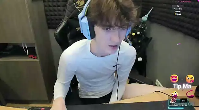 Snapshot of bambelbye chatting on January 11, 4:14 pm bambelbye online show from January 11, 4:14 pm