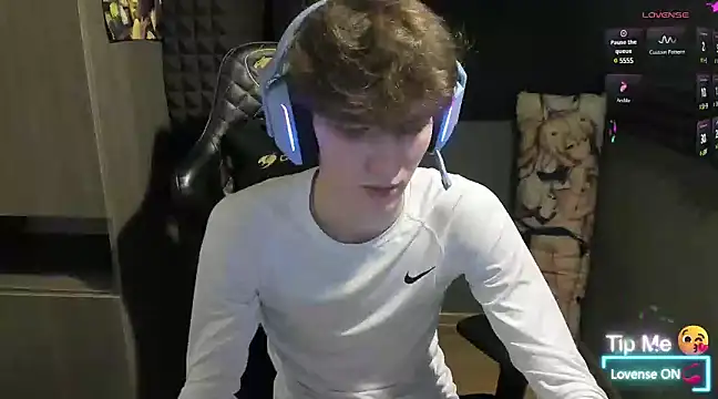 Snapshot of bambelbye chatting on January 29, 11:46 pm bambelbye online show from January 29, 11:46 pm