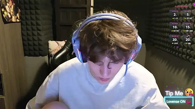 Snapshot of bambelbye chatting on February 15, 6:33 pm bambelbye online show from February 15, 6:33 pm