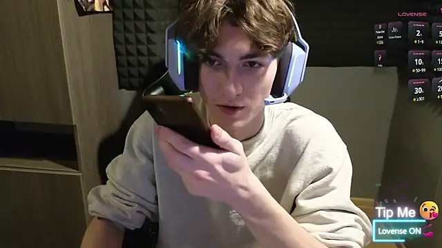 Snapshot of bambelbye chatting on February 24, 6:47 pm bambelbye online show from February 24, 6:47 pm