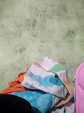 Snapshot of moreninha_hoott chatting on January 19, 1:44 pm moreninha hoott online show from January 19, 1:44 pm