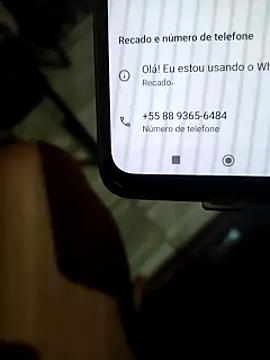 Snapshot of moreninha_hoott chatting on February 9, 12:30 pm moreninha hoott online show from February 9, 12:30 pm