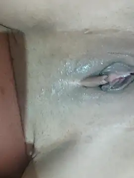 Snapshot of moreninha_hoott chatting on March 5, 12:44 pm moreninha hoott online show from March 5, 12:44 pm