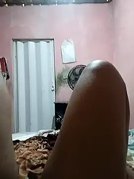 Snapshot of moreninha_hoott chatting on October 1, 12:55 pm moreninha hoott online show from October 1, 12:55 pm