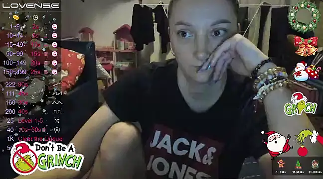 sweetsquirrel91 online show from December 10, 4:27 pm