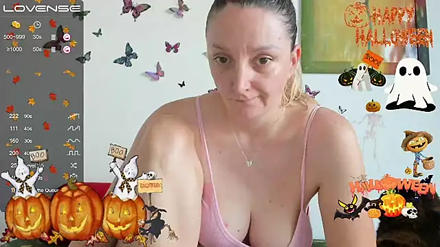 sweetsquirrel91 online show from October 10, 1:21 pm