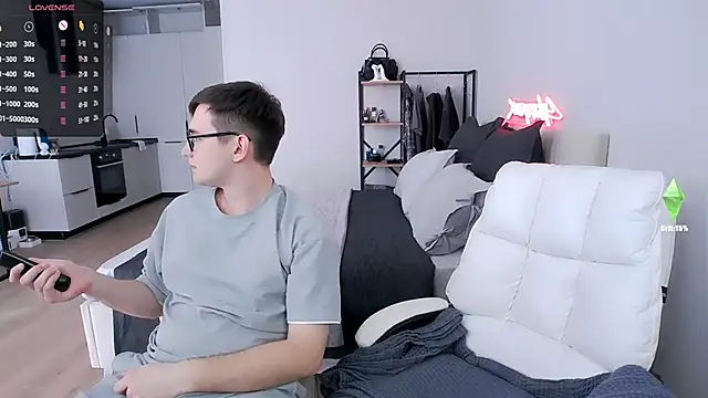 Tanya M online show from April 8, 1:44 pm