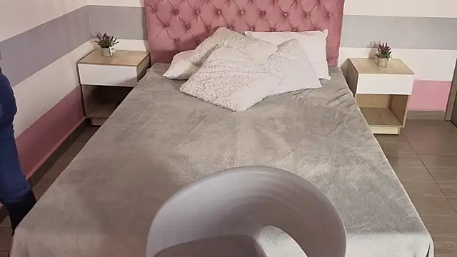 Carol Pinter online show from February 14, 8:05 pm