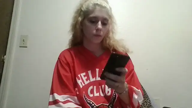 Snapshot of Prettypixie113 chatting on February 26, 3:05 am Prettypixie113 online show from February 26, 3:05 am