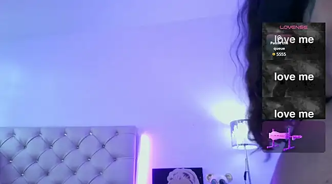 Snapshot of EmberEyes_999 chatting on March 21, 8:40 pm EmberEyes 999 online show from March 21, 8:40 pm