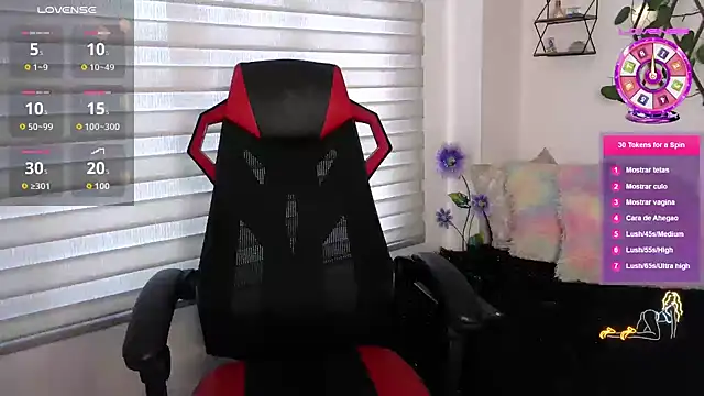 Snapshot of EmberEyes_999 chatting on October 27, 8:02 pm EmberEyes 999 online show from October 27, 8:02 pm