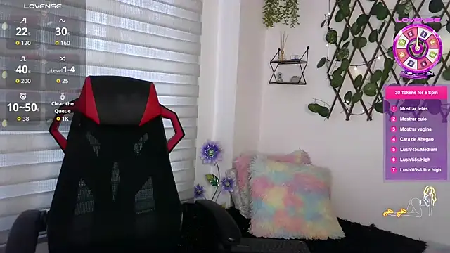 Snapshot of EmberEyes_999 chatting on October 30, 7:03 pm EmberEyes 999 online show from October 30, 7:03 pm