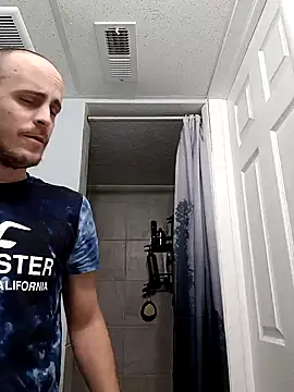 Snapshot of tryinitoutagain chatting on December 28, 3:58 am tryinitoutagain online show from December 28, 3:58 am