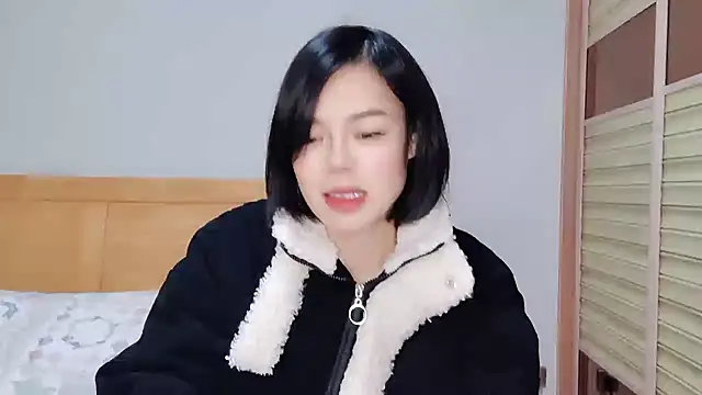 Linda-LL online show from February 8, 2:47 am