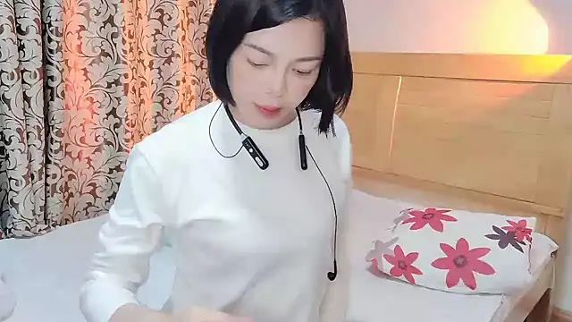 Linda-LL online show from February 28, 11:47 am