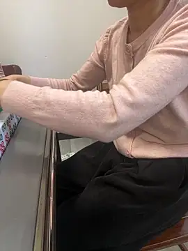 Linda-LL online show from February 22, 5:30 am