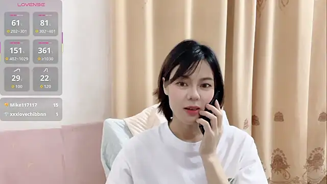 Snapshot of Linda-LL chatting on April 19, 11:42 am Linda-LL online show from April 19, 11:42 am