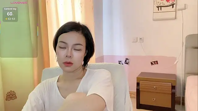 Snapshot of Linda-LL chatting on June 17, 2:14 am Linda-LL online show from June 17, 2:14 am