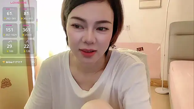 Snapshot of Linda-LL chatting on June 21, 3:53 am Linda-LL online show from June 21, 3:53 am