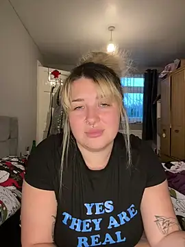 Curvy Rosie99 online show from December 2, 3:47 pm