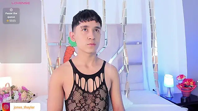 Thayler jones online show from April 3, 11:08 am