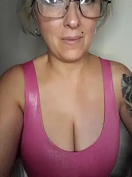 Snapshot of DesireSatler chatting on December 20, 1:58 am DesireSatler online show from December 20, 1:58 am