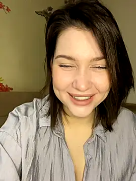 KikiWatson online show from December 5, 5:15 am