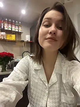 KikiWatson online show from December 5, 5:39 pm