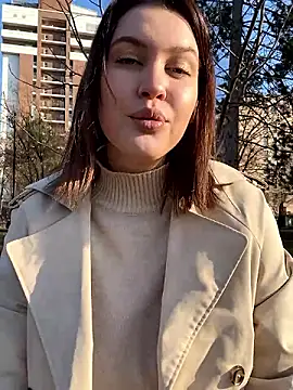 KikiWatson online show from December 7, 11:18 am