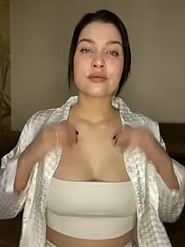 KikiWatson online show from December 7, 11:01 pm