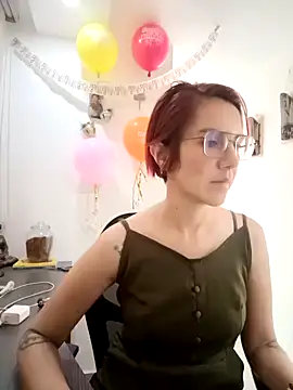 your red rose  online show from December 4, 4:49 pm