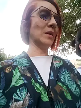 your red rose  online show from January 31, 10:42 pm