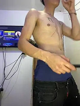 Snapshot of LatinBoysxxx chatting on January 16, 12:23 am LatinBoysxxx online show from January 16, 12:23 am